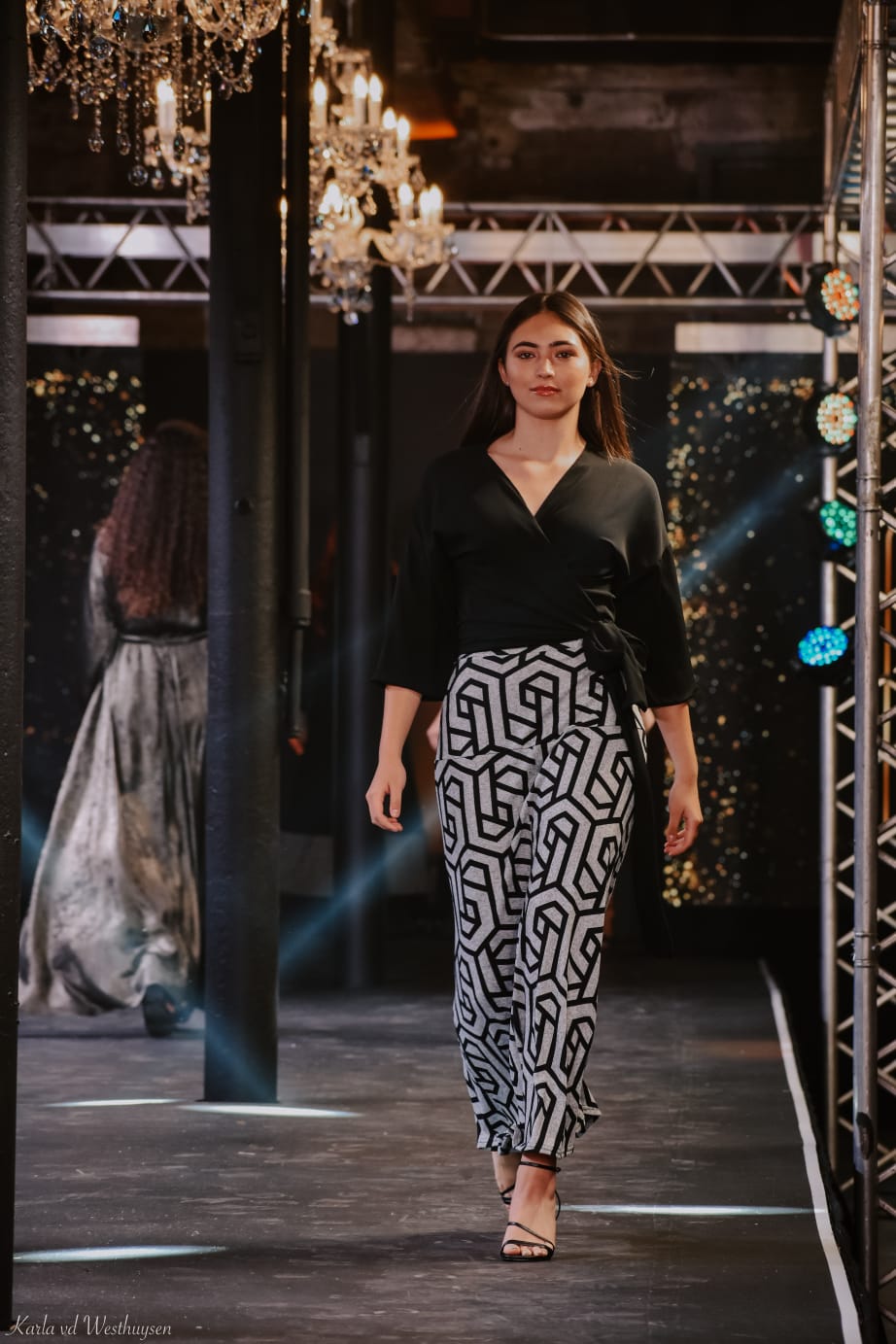 Fashion Show Maze Skirt (Size 32)