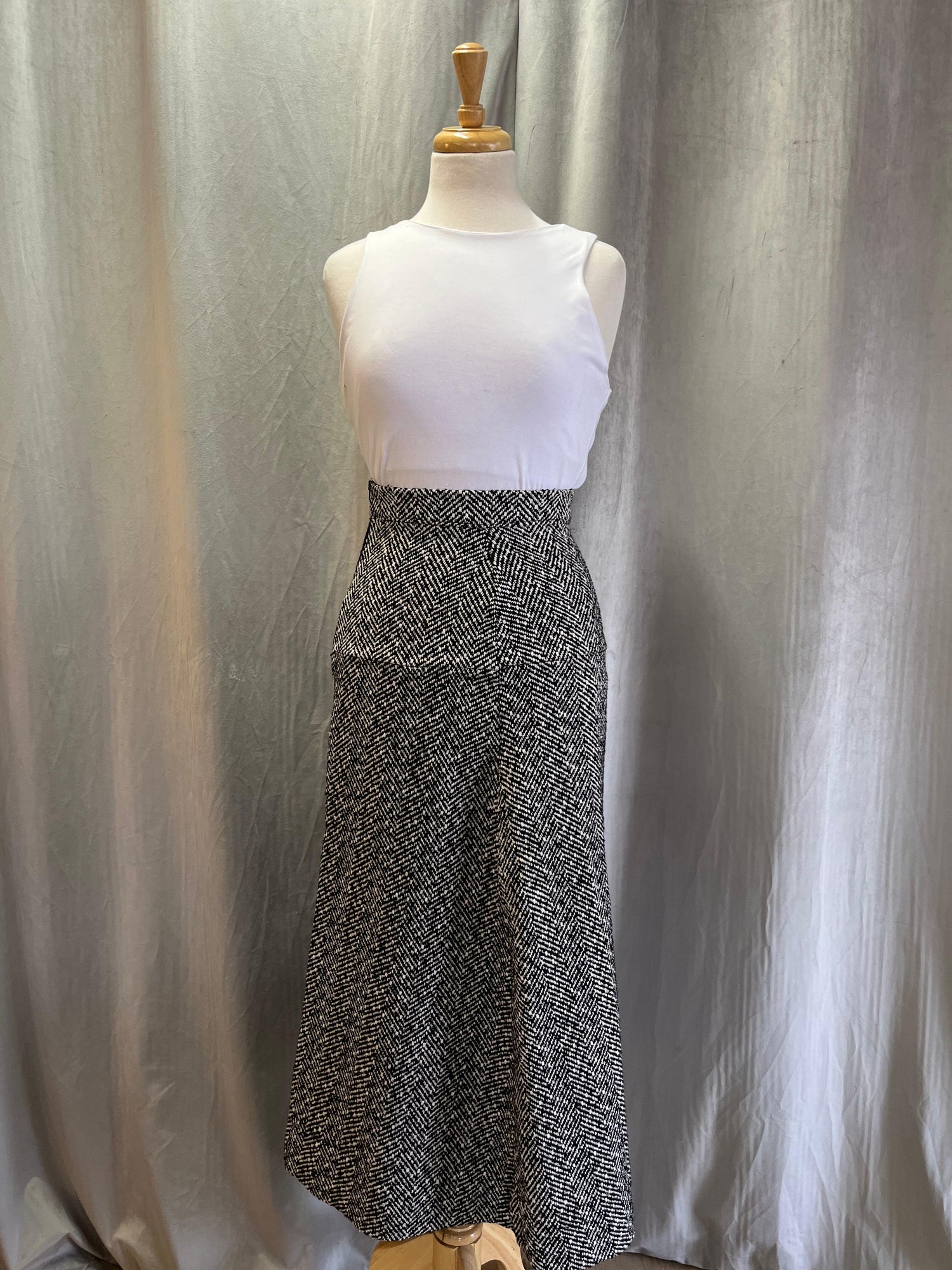 Fashion Show Herringbone Skirt (Size S)