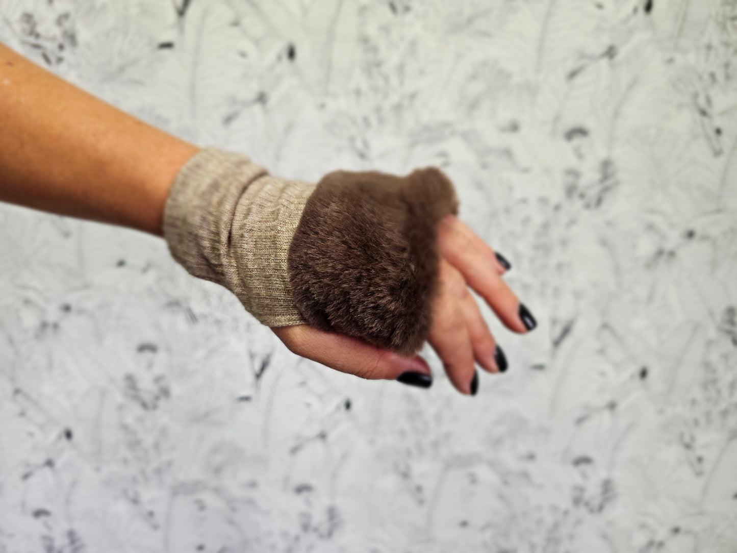 Mitten gloves Wheat