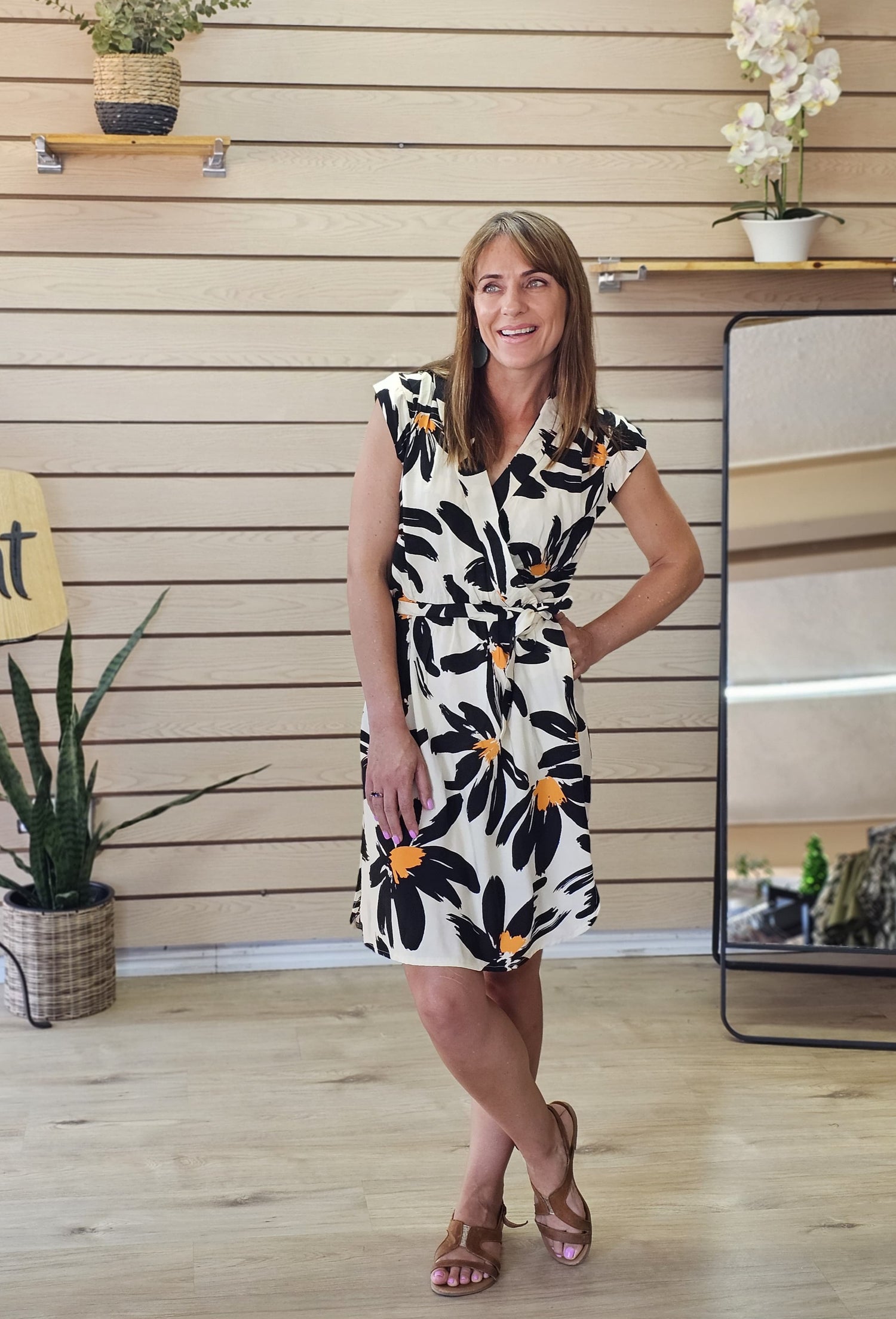 Minka White Daisy (Size L&2XL)