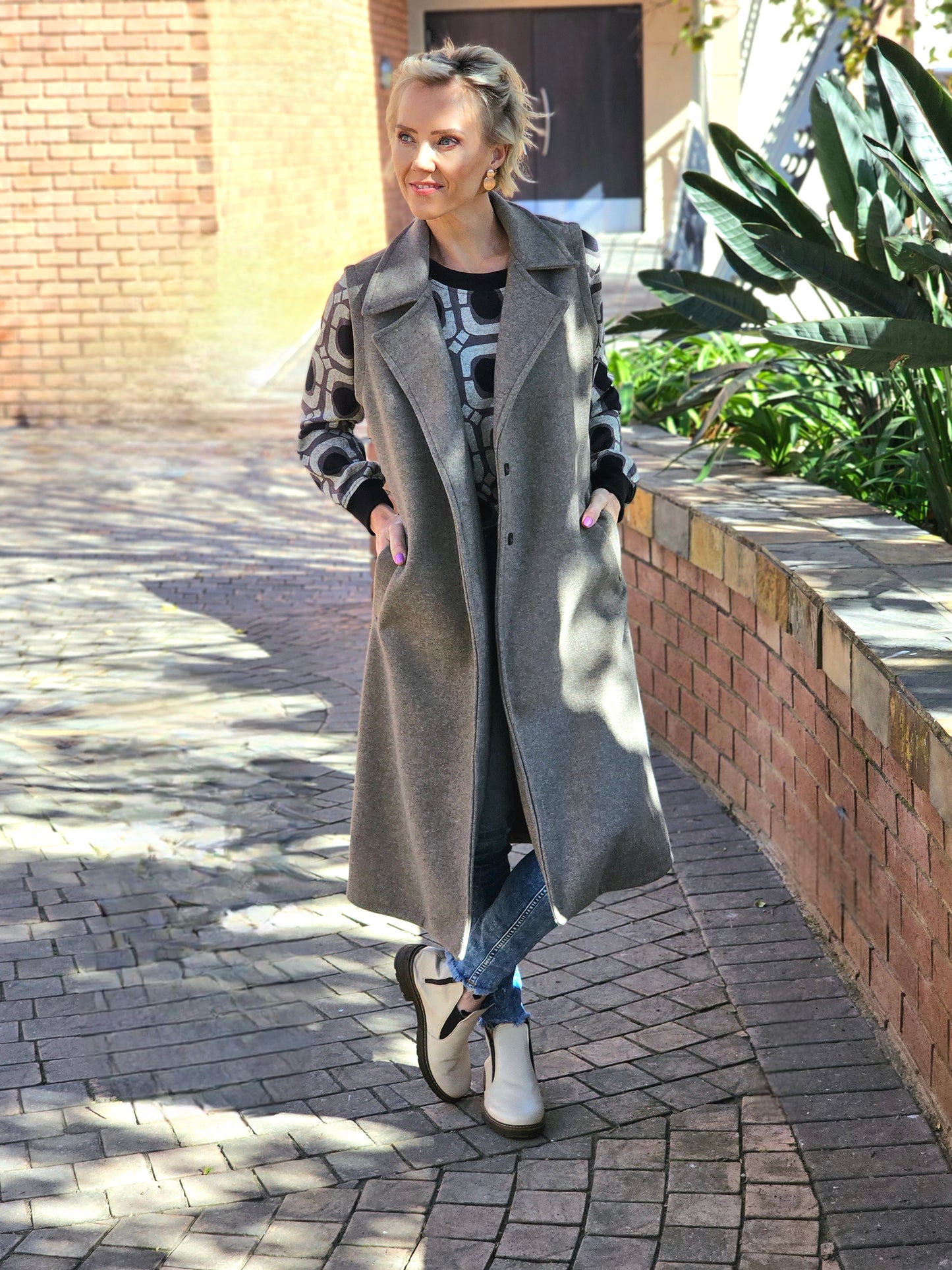 Rhona Sleeveless Coat Coffee